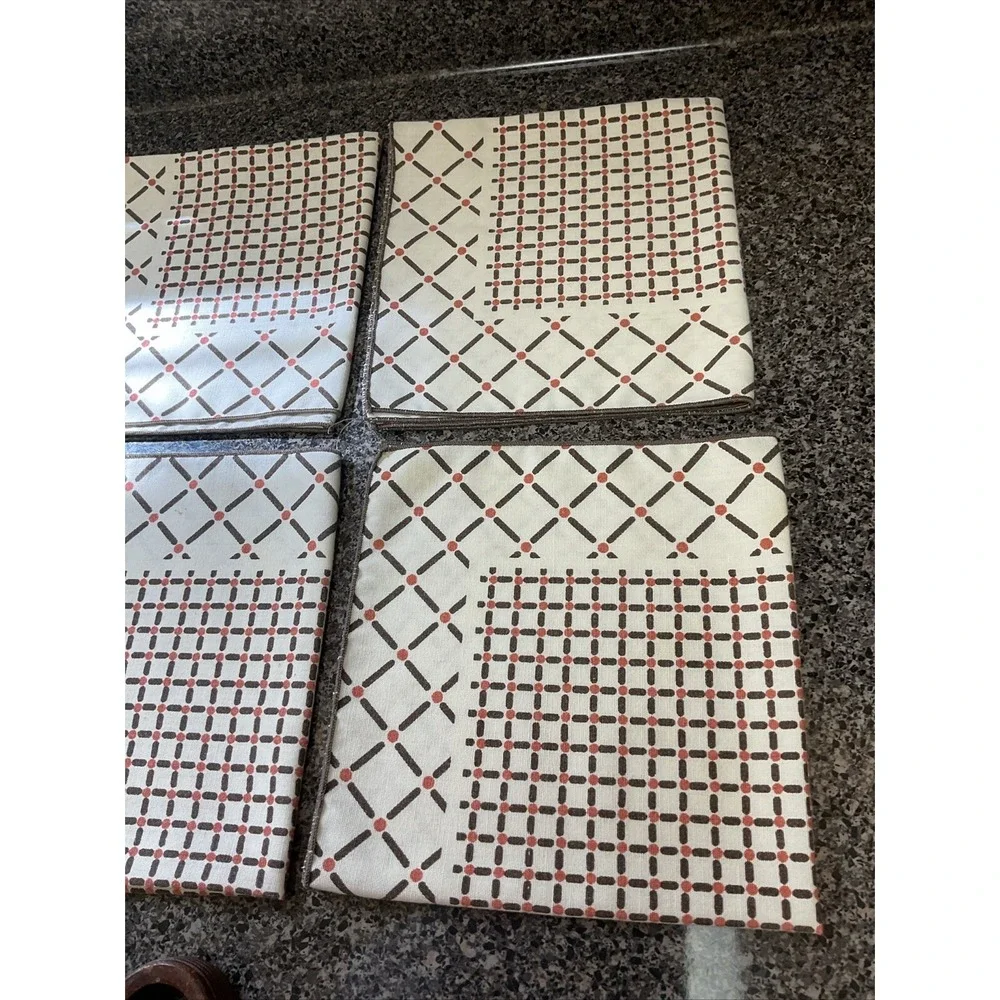 Vintage Cloth Napkins Wood Rings‎